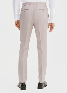 Gładki różowy garnitur męski