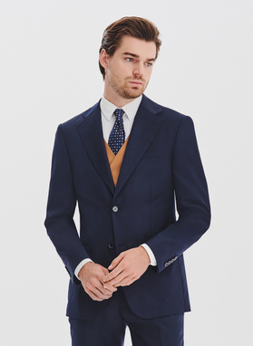 Garnitur męski w subtelną kratę