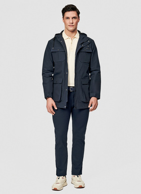 Granatowa kurtka z kapturem