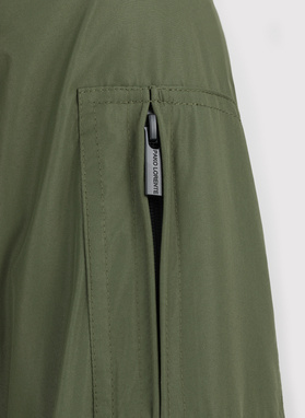 Zimowa kurtka z kapturem w kolorze zielonym