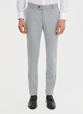 Szary garnitur męski