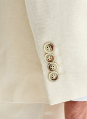 Beżowy garnitur męski z lnem