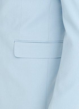 Błękitny garnitur męski