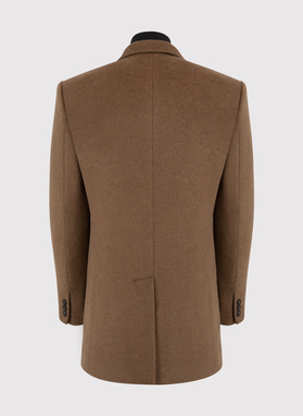 Kamelowy płaszcz męski z odpinaną stójką