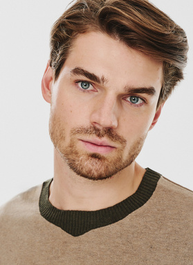 Melanżowy sweter męski dekolt V-neck