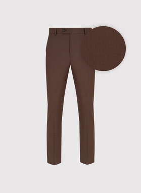 Gładki brązowy garnitur męski