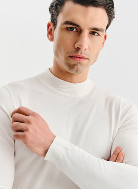 Biały półgolf męski