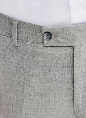 Szary garnitur męski