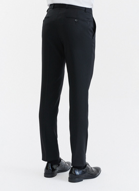 Klasyczny czarny wełniany smoking