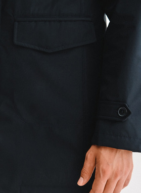 Granatowy płaszcz męski