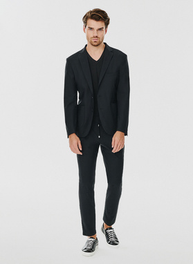 Czarny gładki t-shirt v-neck