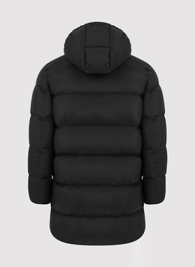 Czarna długa pikowana kurtka