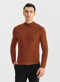 Półgolf męski w rudym kolorze