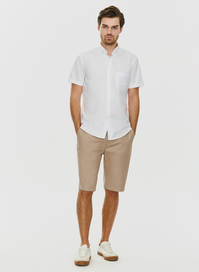 Bawełniane szorty męskie w kolorze beżowym