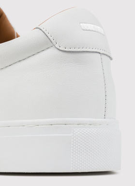 Białe sneakersy męskie