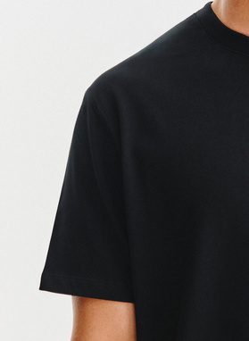 Czarny t-shirt oversize