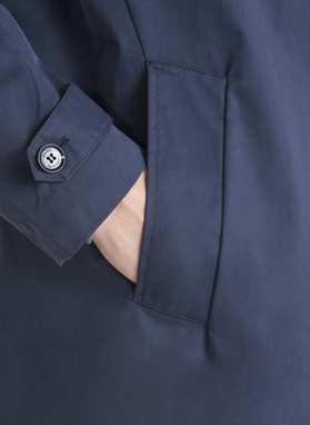 Granatowy wiosenny płaszcz męski