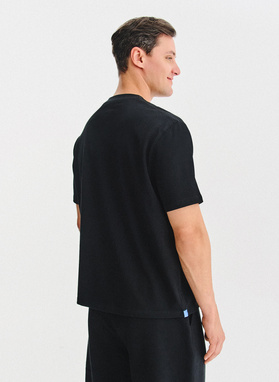 Czarny t-shirt oversize