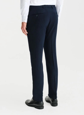 Ślubny granatowy garnitur męski