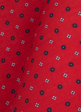 Czerwona poszetka w mikrowzór