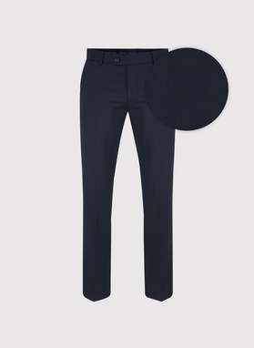 Gładki granatowy garnitur męski