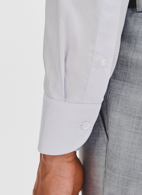 Błękitna koszula męska z kontrastowym wykończeniem