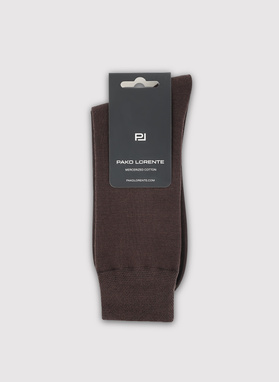 Gładkie brązowe skarpety męskie