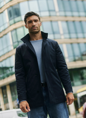 Granatowy płaszcz jesienny