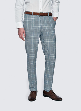 Niebieski garnitur w kratę