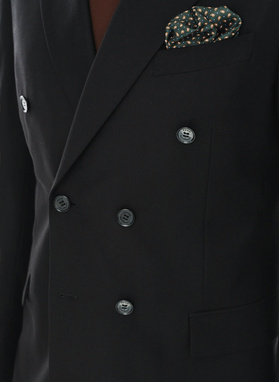 Dwuczęściowy czarny garnitur męski