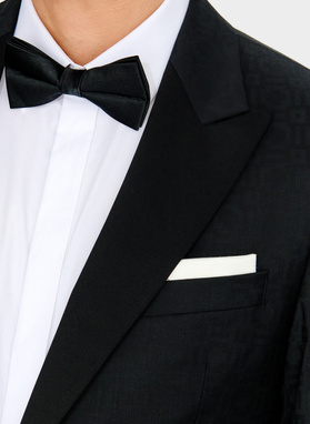 Czarna żakardowa marynarka smokingowa