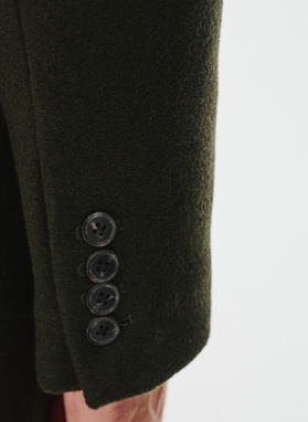 Wełniany płaszcz męski w kolorze zielonym