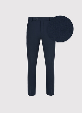 Granatowy garnitur męski