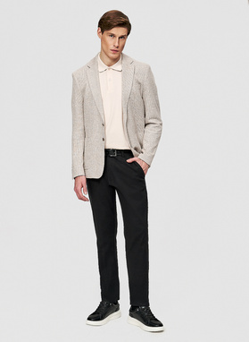 Beżowa marynarka w pepitkę