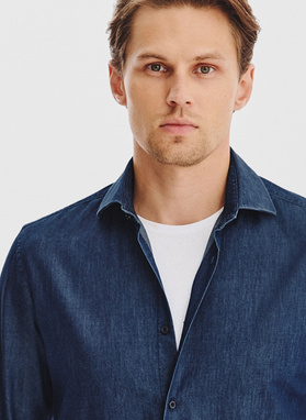 Granatowa koszula jeansowa
