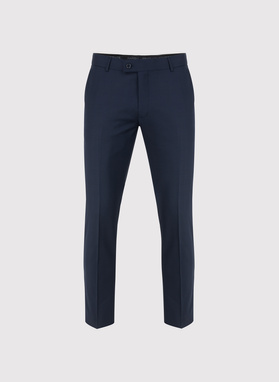 Garnitur męski w subtelną kratę