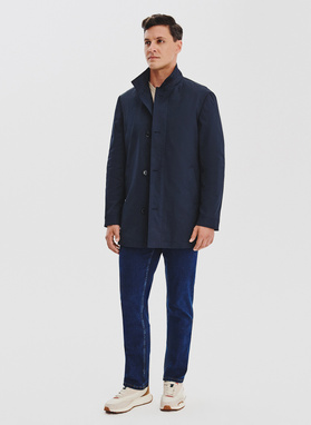 Granatowy płaszcz jesienny