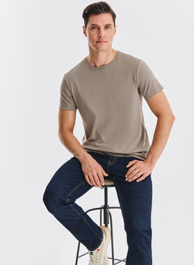 Brązowy t-shirt męski