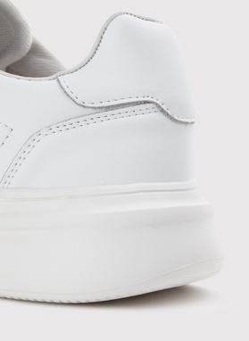 Białe sneakersy męskie z logo PL