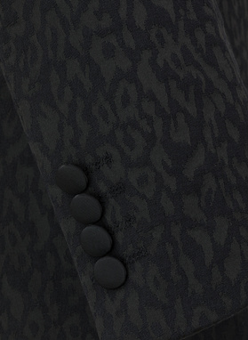 Czarna żakardowa marynarka smokingowa