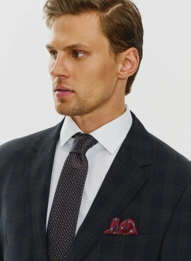 Garnitur męski w kratkę w odcieniu granatowym