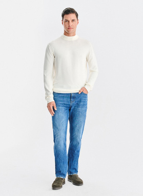 Półgolf męski w białym kolorze