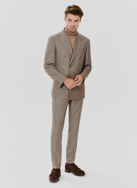 Beżowa marynarka garniturowa w prążki