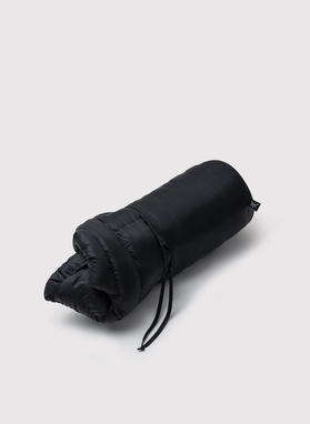 Krótka pikowana kurtka w kolorze czarnym