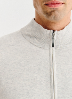 Jasnoszary rozpinany sweter z kieszeniami