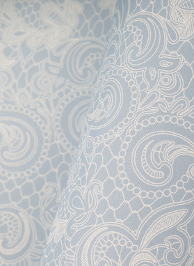 Jedwabna niebieska poszetka we wzór