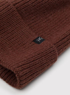 Brązowa czapka męska