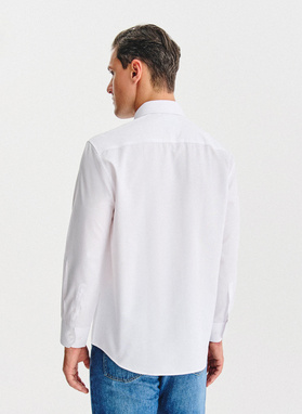 Biała koszula męska