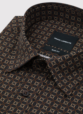 Brązowa koszula we wzór