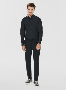 Dwuczęściowy gładki garnitur męski w kolorze czarnym